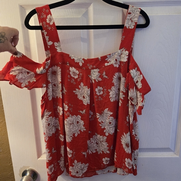 Women's Cold Shoulder Top - Picture 5 of 8